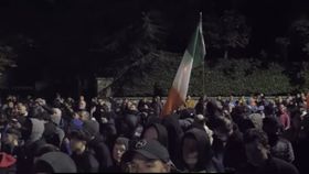 VIDEO Proteste violente în Dublin, după agresiunea sexuală a unei fetițe de către un solicitant de azil